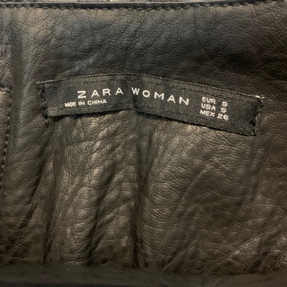 Zara, S belted, faux-leather, A-line, black, mini skirt. - Picture 4 of 10